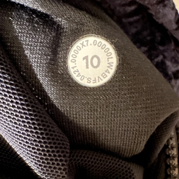 LTD Lululemon Velour Black Define Jacket 10 Crushed Velvet - Picture 6 of 8